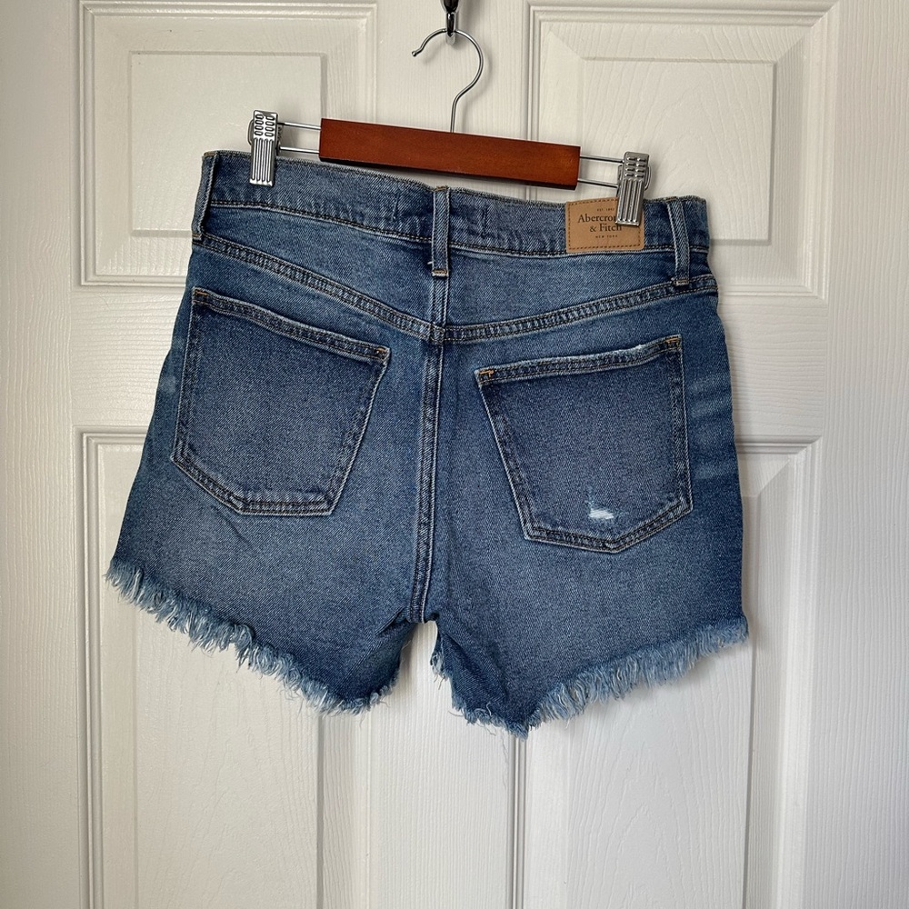 A&F High Rise Boyfriend Short - Picture 2 of 3